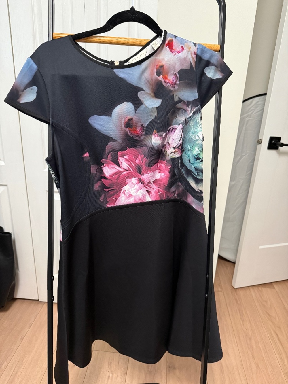 Ted Baker Dakota Short Sleeve Floral Scuba Dress